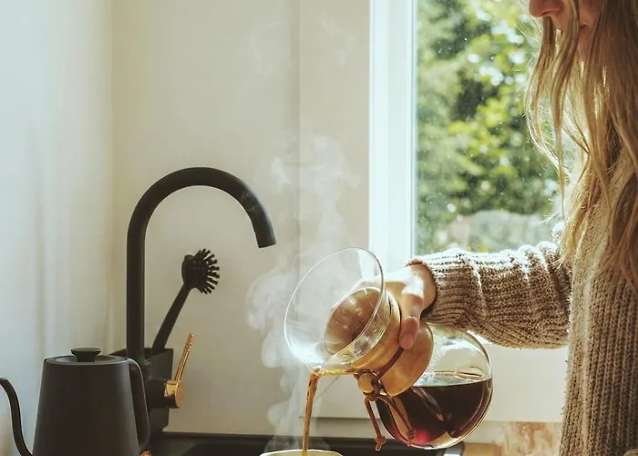 Romantic Getaway Hot Tub, Cinema & View Stange